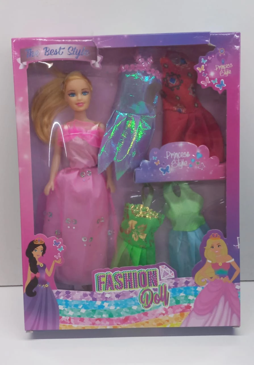 Muñeca Fashion Con 4 Vestidos